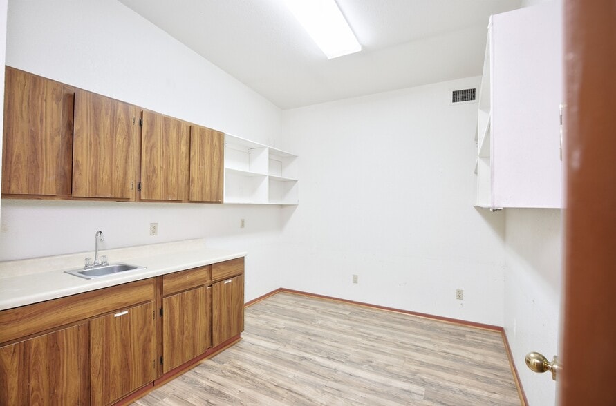 More Photos Of 404 W Main St, Payson Medical For Lease