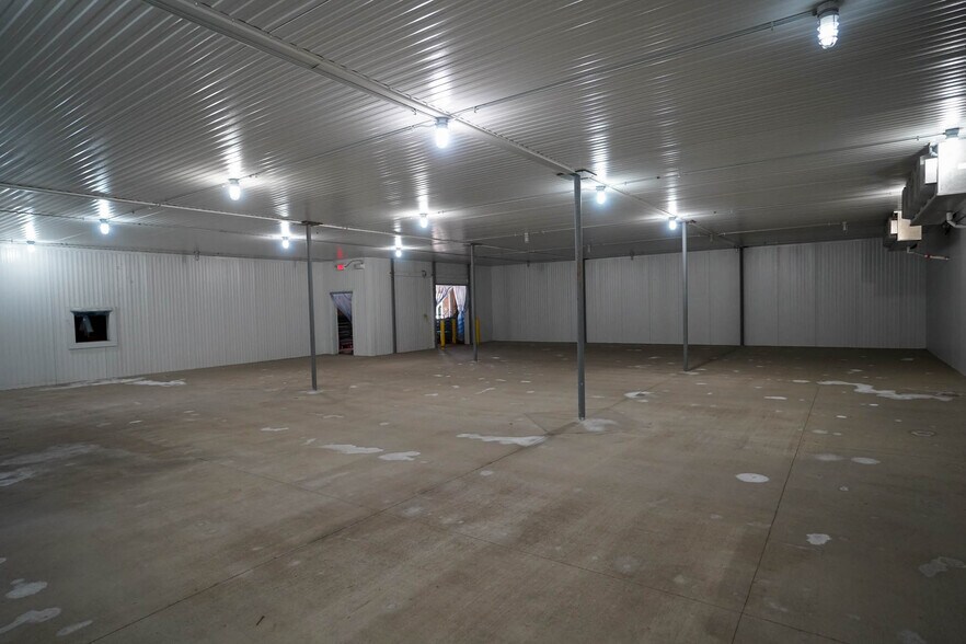 More Photos Of 30 Jimmo Dr, Colchester Refrigeration Cold Storage For Lease
