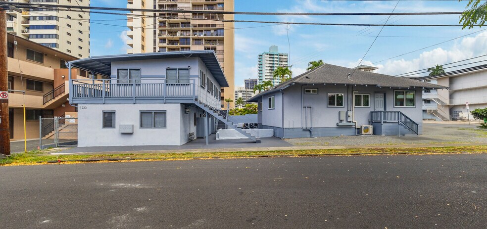 More Photos Of 1223 Wilder Ave, Honolulu Apartments For Sale