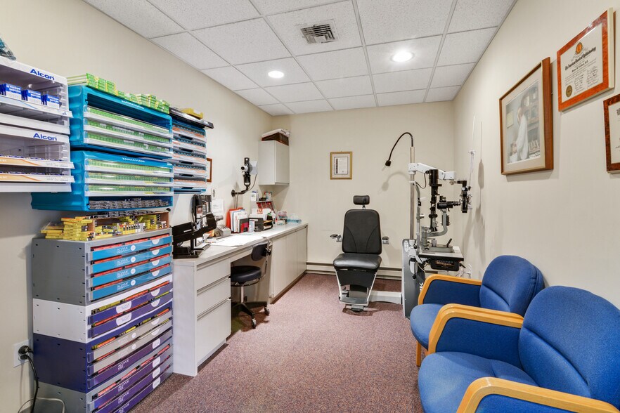 More Photos Of 127 Chestnut St, Roselle Park Storefront For Sale