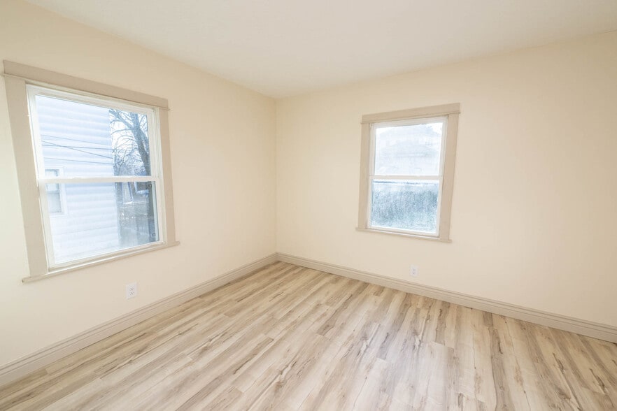 More Photos Of 128 E Bruce Ave, Dayton Multifamily For Sale