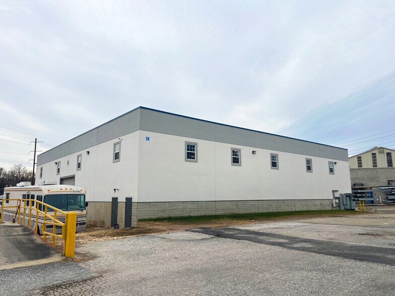 More Photos Of 800 Race Rd, Essex Warehouse For Lease