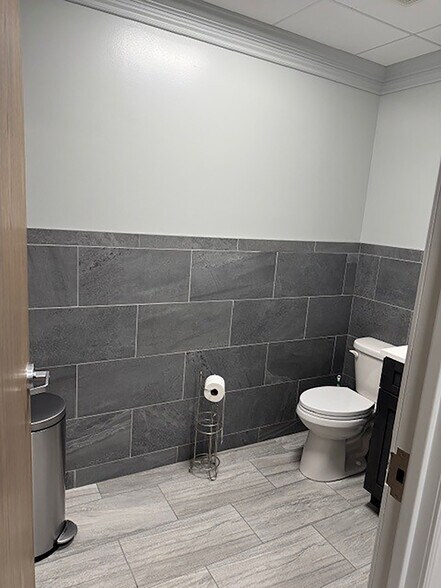 More Photos Of 201 Moreland Rd, Hauppauge Medical For Sale