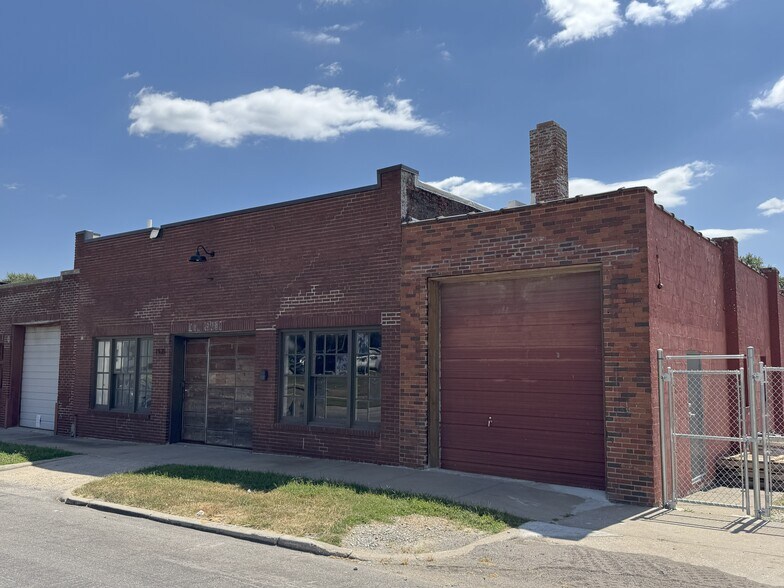 Primary Photo Of 1926 Howard St, Saint Joseph Industrial For Lease