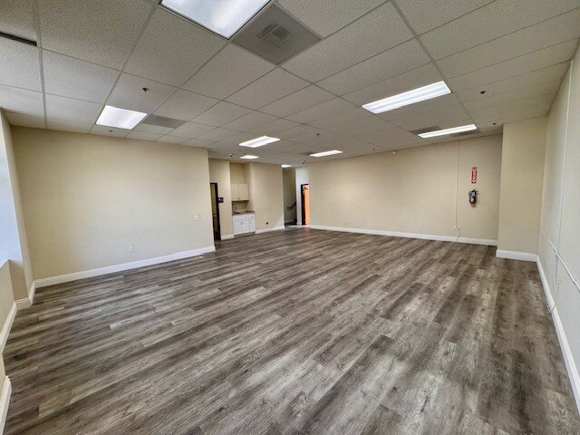 More Photos Of 610-640 W Lambert Rd, Brea Light Manufacturing For Sale