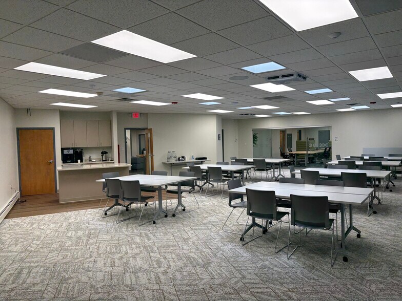 More Photos Of 111 Stow Ave, Cuyahoga Falls Office For Sale