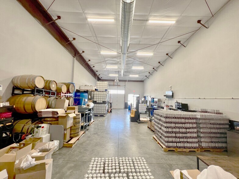 More Photos Of 3940 Dickerson Pike, Nashville Light Distribution For Lease