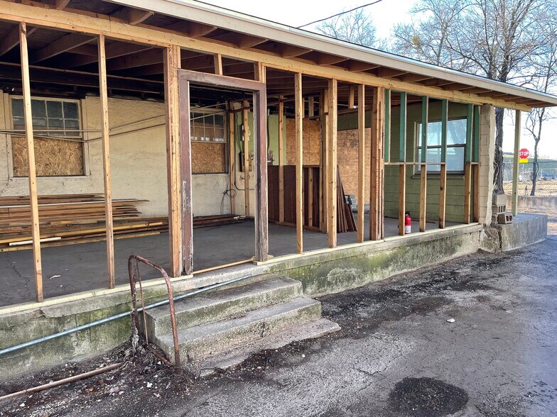 More Photos Of 914 S Loop Dr, Waco Apartments For Sale