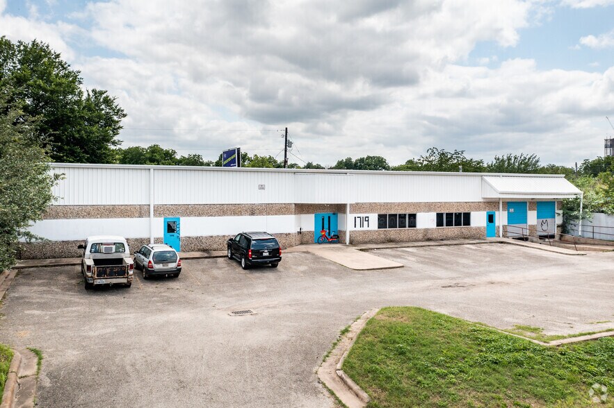 More Photos Of 1719 E 2nd St, Austin Warehouse For Lease