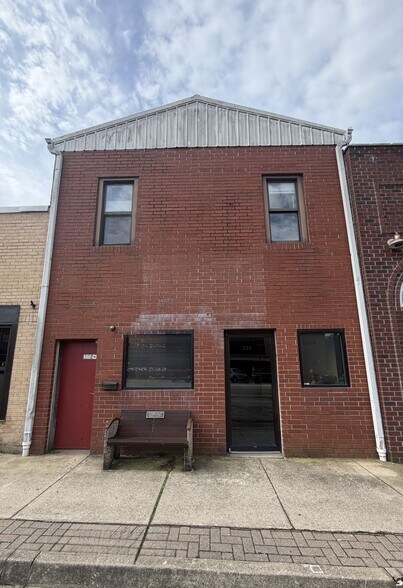 More Photos Of 322 Historic 66 E, Waynesville Office For Sale