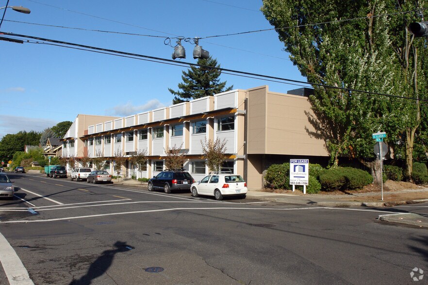 More Photos Of 3829-3843 NE Tillamook St, Portland Office For Lease