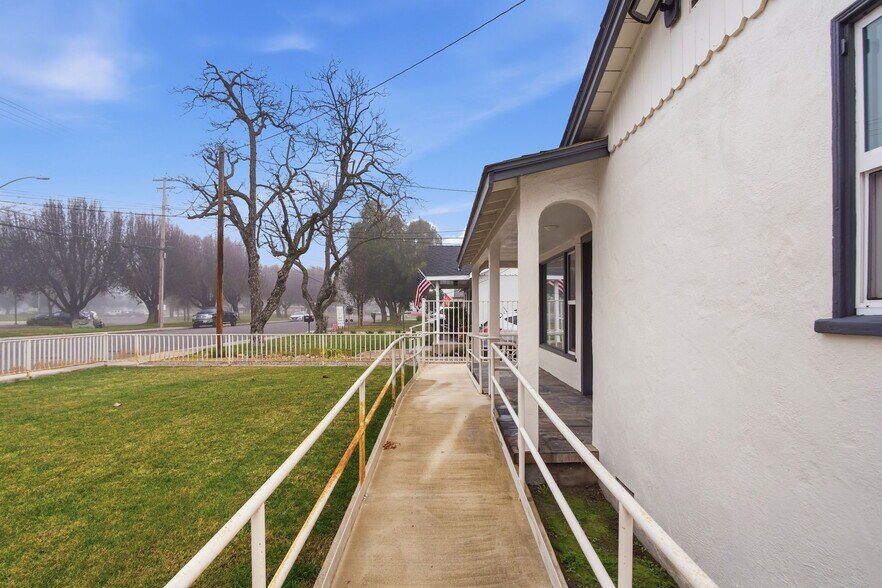 More Photos Of 2250 Colorado Ave, Turlock General Retail For Sale