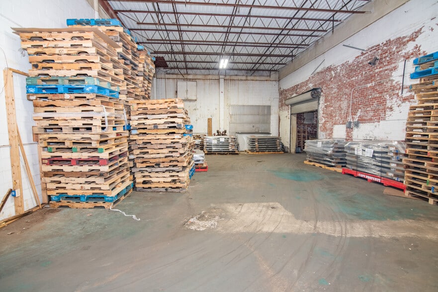 More Photos Of 4128 Hayward Ave, Baltimore Warehouse For Sale