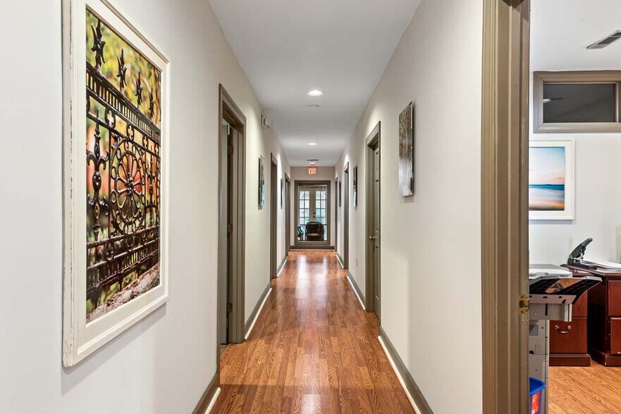 More Photos Of 11 Broad St, Charleston Office Residential For Lease