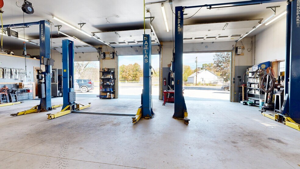More Photos Of 48 S Main St, Andover Auto Repair For Sale