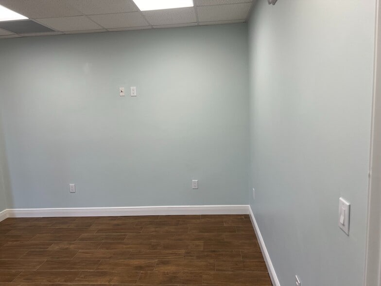 More Photos Of 1857 San Marco Rd, Marco Island Office Residential For Sale