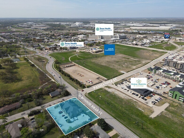 More Photos Of 802 N Bonnie Brae St, Denton Medical For Lease