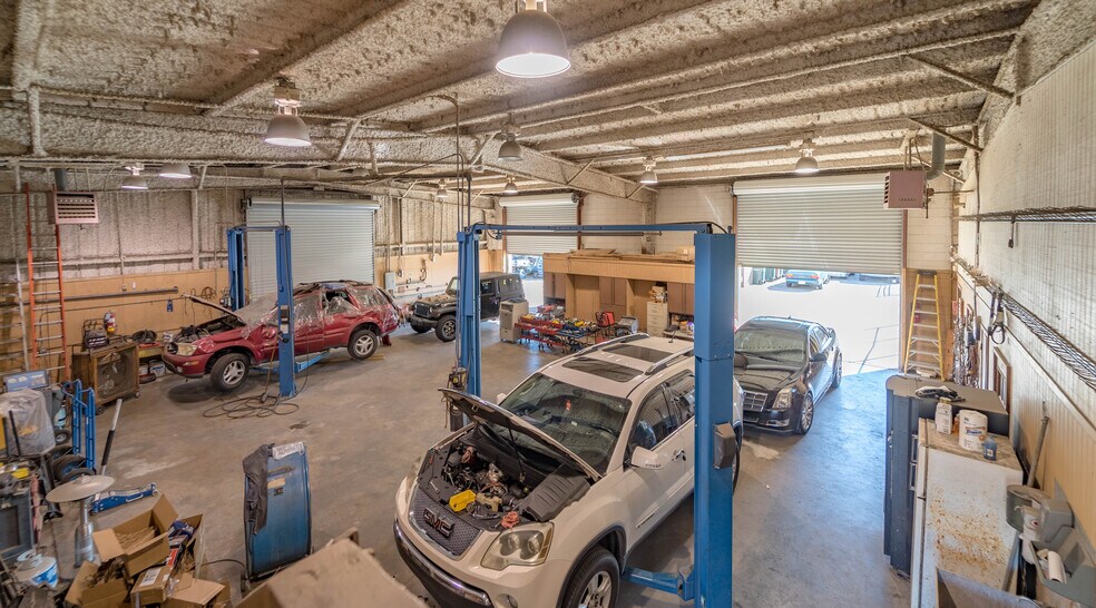 More Photos Of 198 Main St, Biloxi Light Distribution For Sale