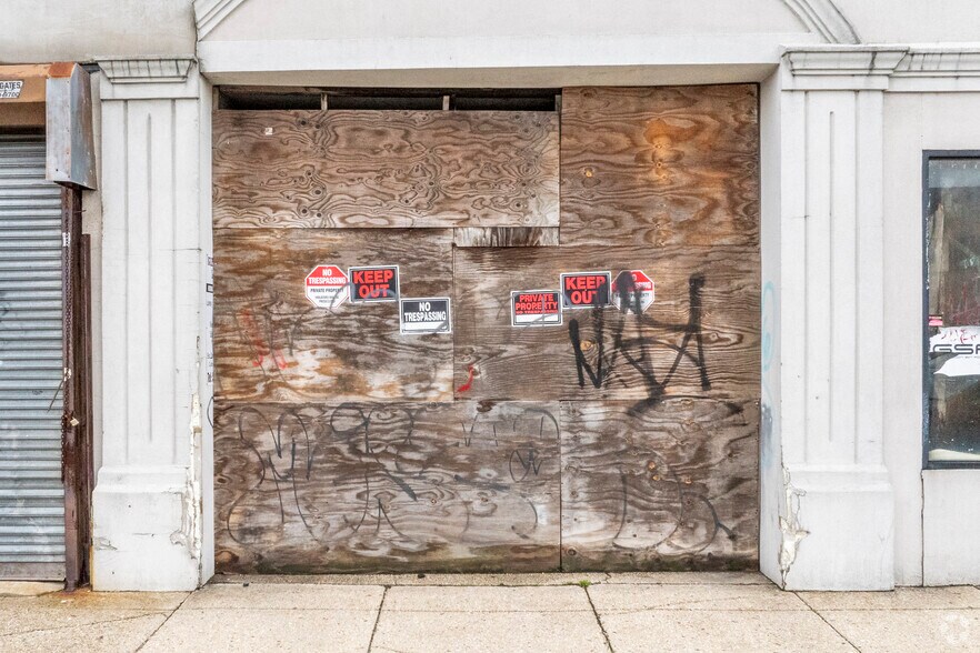 More Photos Of 330 Fulton Ave, Hempstead Office For Sale