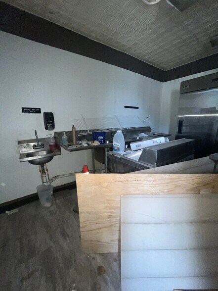 More Photos Of 3121 E Monument St, Baltimore Freestanding For Sale