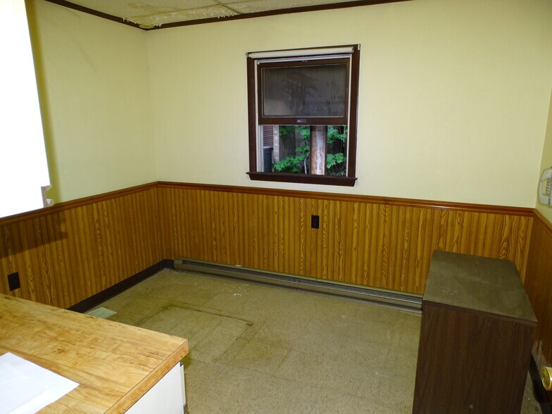 More Photos Of 519 Rock St, Shamokin Storefront Retail Residential For Sale