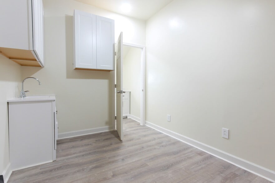 More Photos Of 36 Walnut St, Thurmont Warehouse For Lease