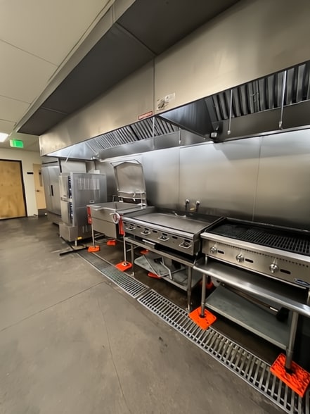 More Photos Of 3600 E 40th Ave, Denver Warehouse For Lease