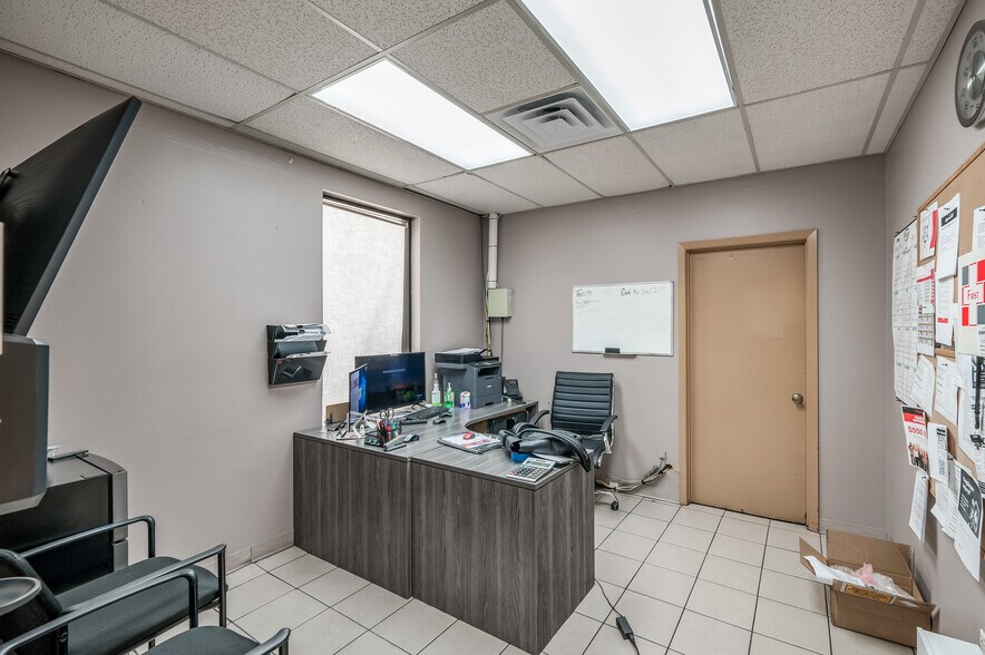 More Photos Of 311 S Timberland Dr, Lufkin Carwash For Sale