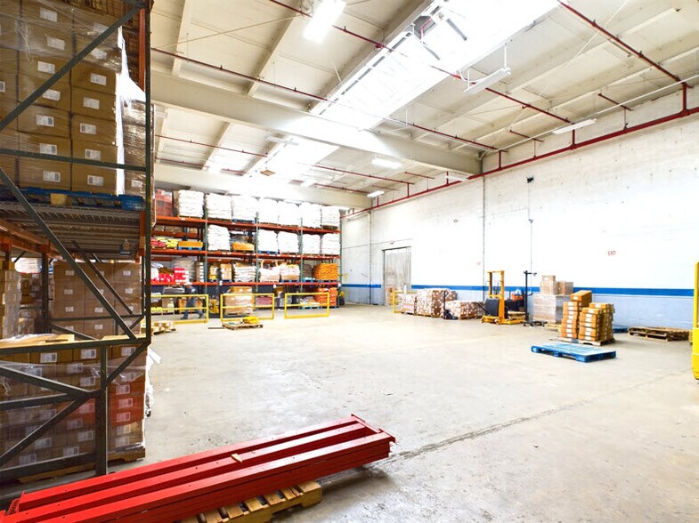 More Photos Of 3775 Park Ave, Edison Warehouse For Sale