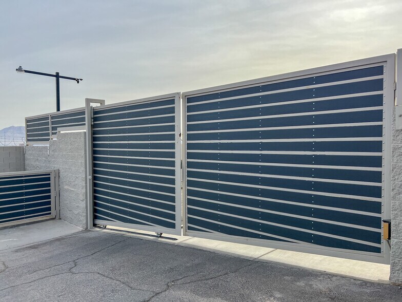 More Photos Of 205 E Brooks Ave, North Las Vegas Warehouse For Lease