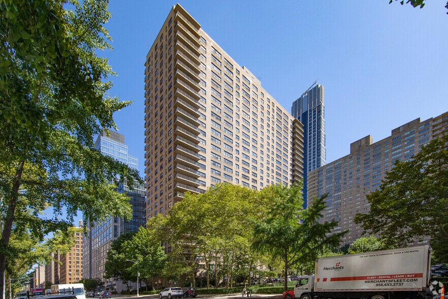 More Photos Of 140 West End Ave, New York Apartments For Sale