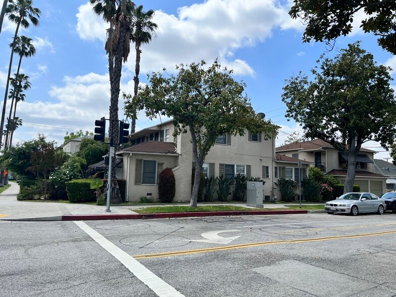 More Photos Of 988 W Glenoaks Blvd, Glendale Apartments For Sale