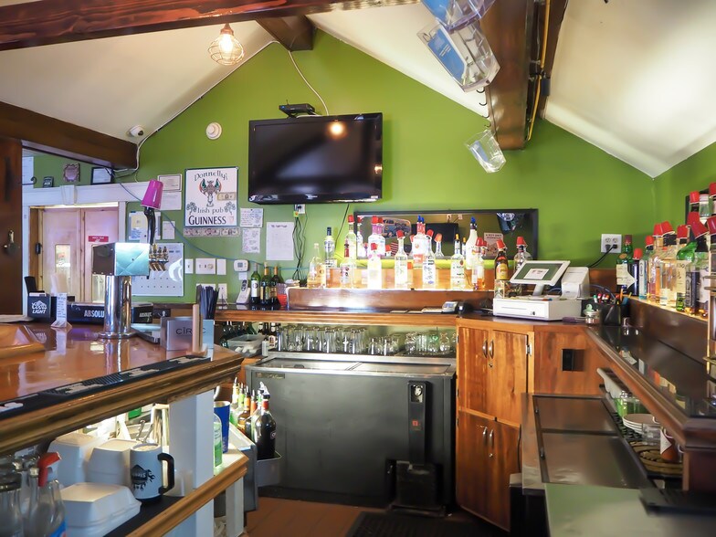 More Photos Of 1 Wall St, Cromwell Restaurant For Sale