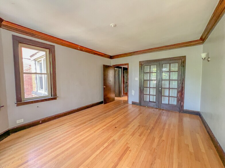 More Photos Of 7957-7959 S Muskegon Ave, Chicago Apartments For Sale