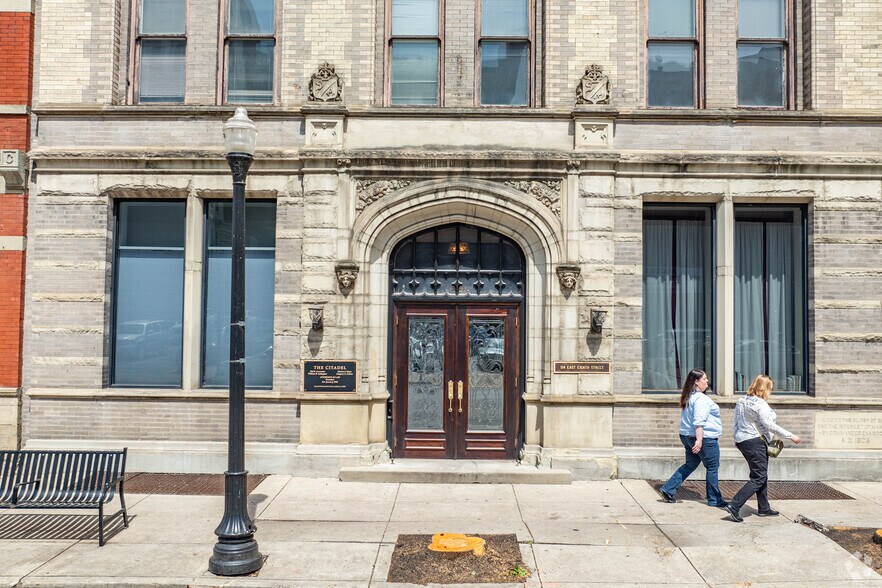 More Photos Of 114 E Eighth St, Cincinnati Loft Creative Space For Lease