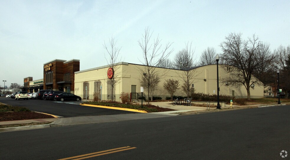 More Photos Of 2921-2955 S Glebe Rd, Arlington General Retail For Sale