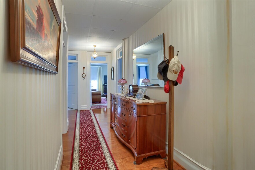 More Photos Of 3 S Market St, Shamokin Flex For Sale