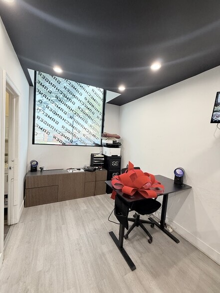 More Photos Of 2814 20th Ave, Long Island City Warehouse For Lease