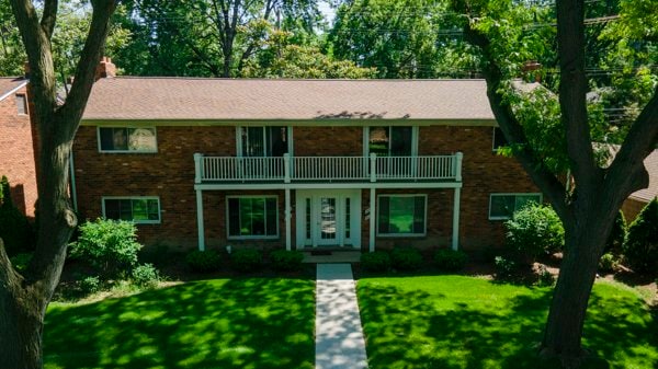 More Photos Of 516 Neff Ln, Grosse Pointe Apartments For Sale
