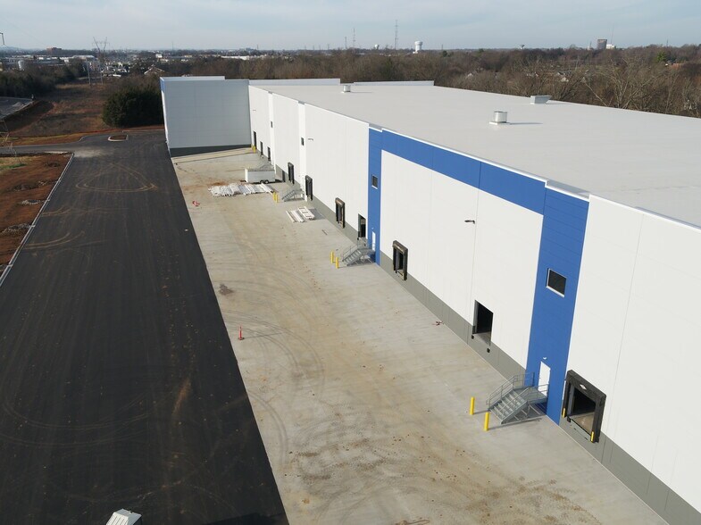 More Photos Of 315 W Rutherford Blvd, Murfreesboro Unknown For Lease