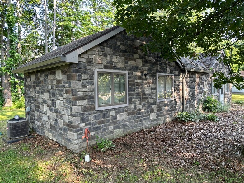 More Photos Of 10931 Telegraph Rd, Erie Flex For Sale
