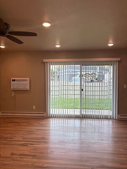 More Photos Of 1747 Oakdale Ave, Green Bay Apartments For Sale