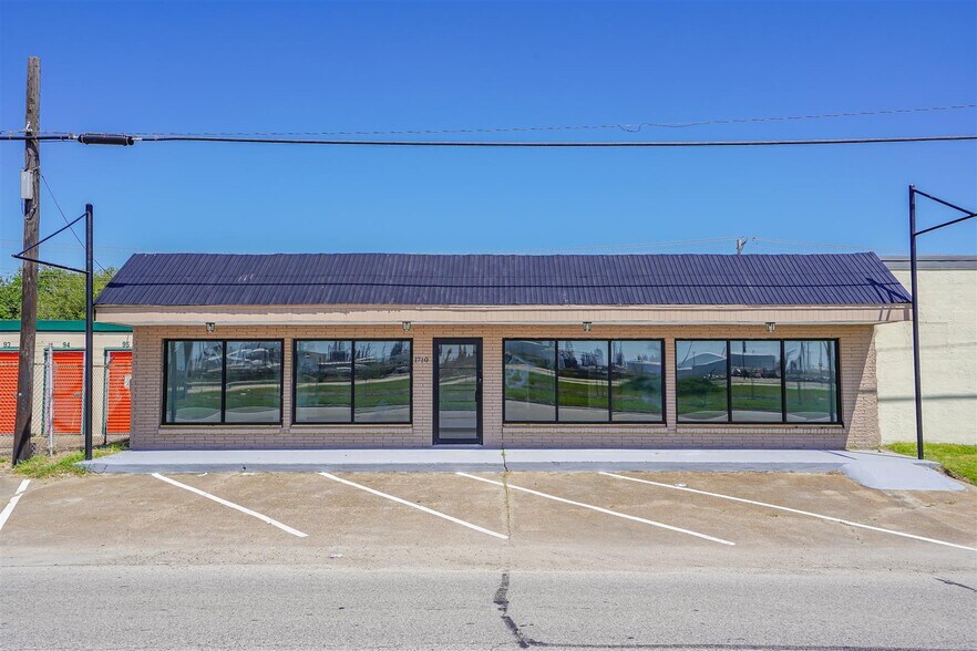 More Photos Of 1710 Texas Ave, Texas City General Retail For Sale