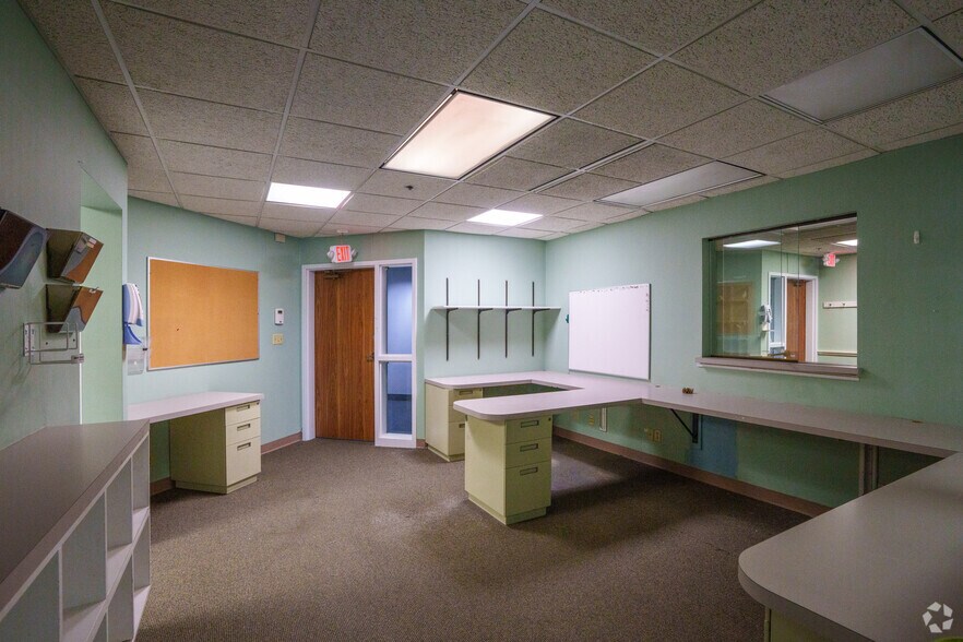 More Photos Of 190 Groton Rd, Ayer Medical For Lease