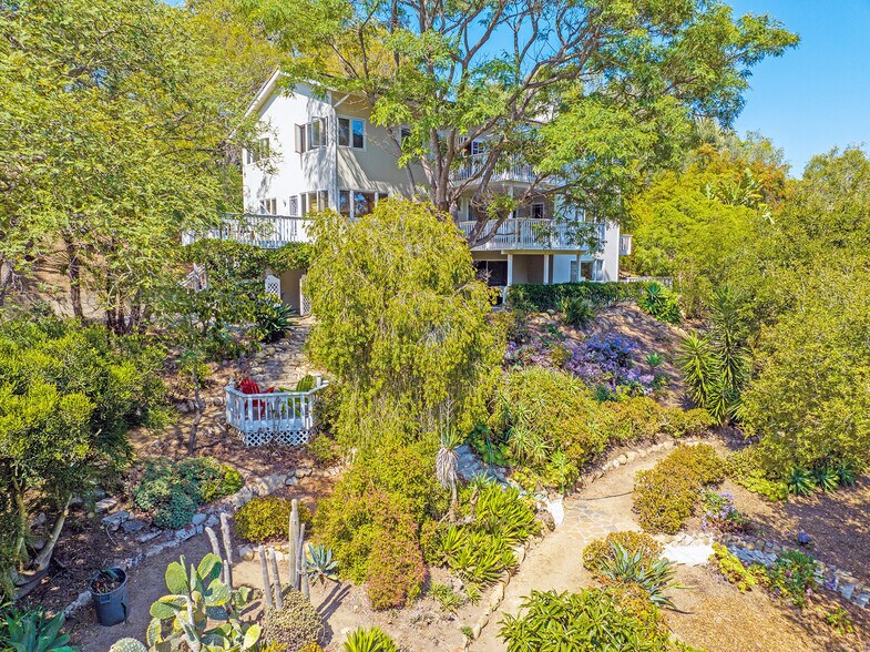 More Photos Of 543 1/2 Arroyo Ave, Santa Barbara Apartments For Sale