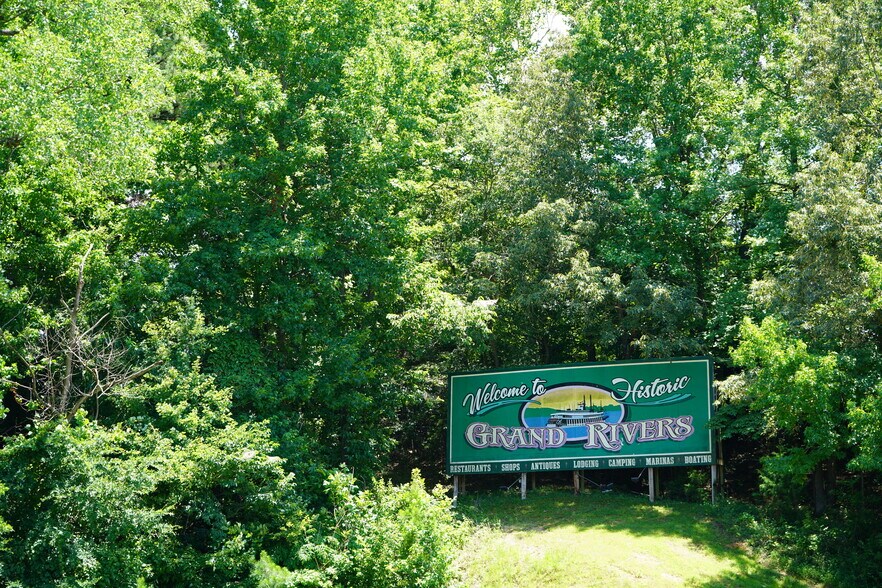 More Photos Of 1817 Jh Obryan Ave, Grand Rivers Storefront Retail Residential For Sale
