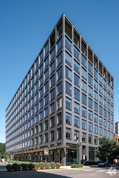 More Photos Of 1455 NW Irving St, Portland Office For Lease