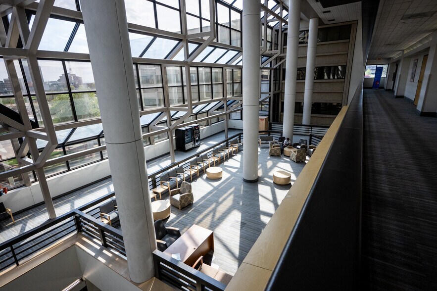 More Photos Of 411 Laurel St, Des Moines Medical For Lease