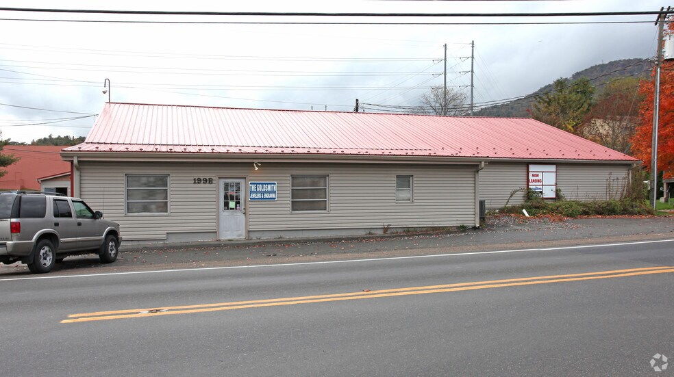 More Photos Of 199 Jefferson Rd, Boone Freestanding For Lease