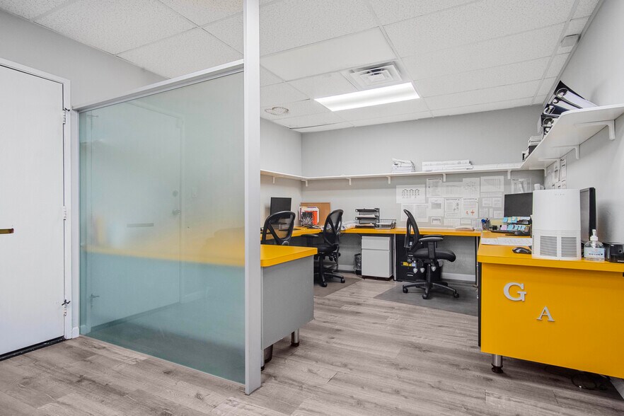 More Photos Of 6747 Odessa Ave, Van Nuys Office For Lease